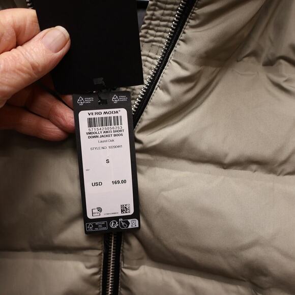 Vera Moda Longline hooded puffer coat in Sage Size Small Zip Front & Pockets - Picture 3 of 16